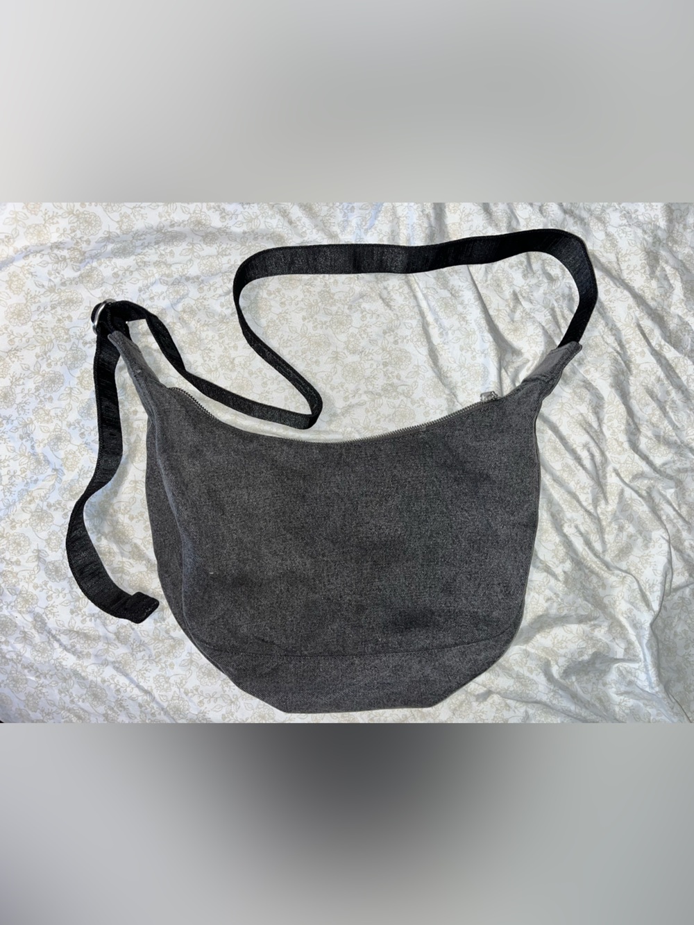 BAGGU MEDIUM DENIM CRESCENT BAG